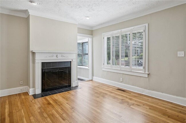 Building Photo - 1820 Marlbrook Dr NE