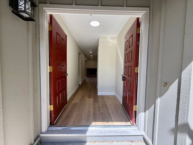 Foto del edificio - 105 Walnut Hill Ct