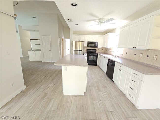 Foto del edificio - 6858 Chartwell Ln