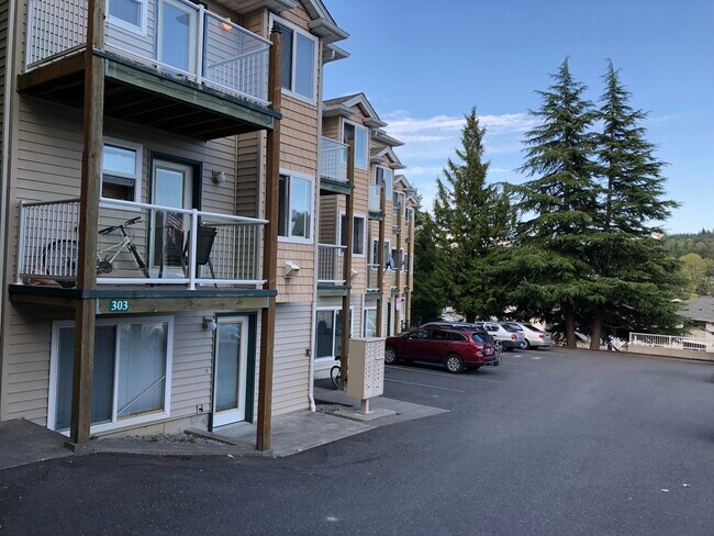 Building Photo - 303 Elwood Ct