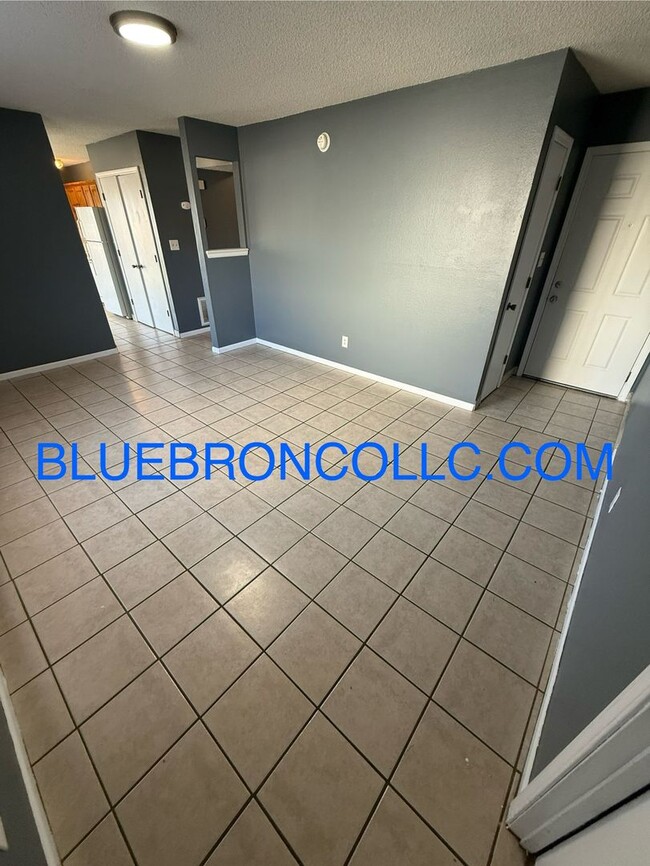 Building Photo - Great unit for a great price. won't last long!