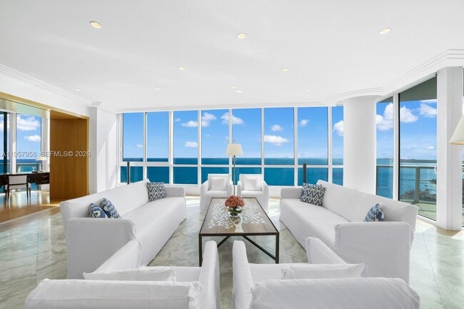 Foto del edificio - 100 South Pointe Dr