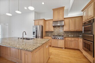 Building Photo - 95 N Mews Wood Ct