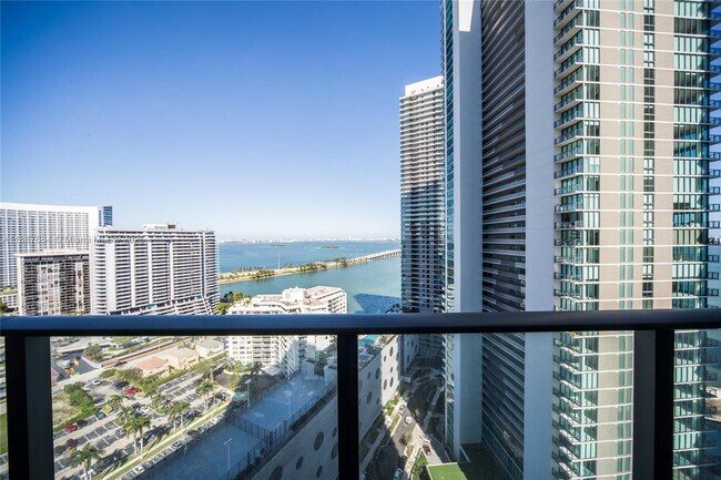 Foto del edificio - 501 NE 31st St