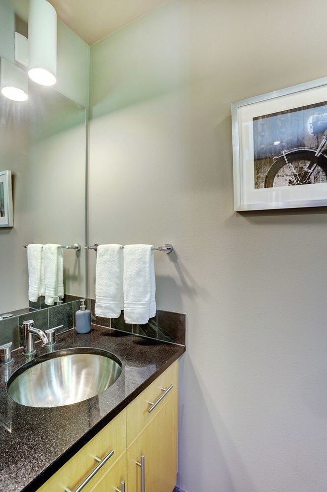 Foto del edificio - 825 Silver Ave SW