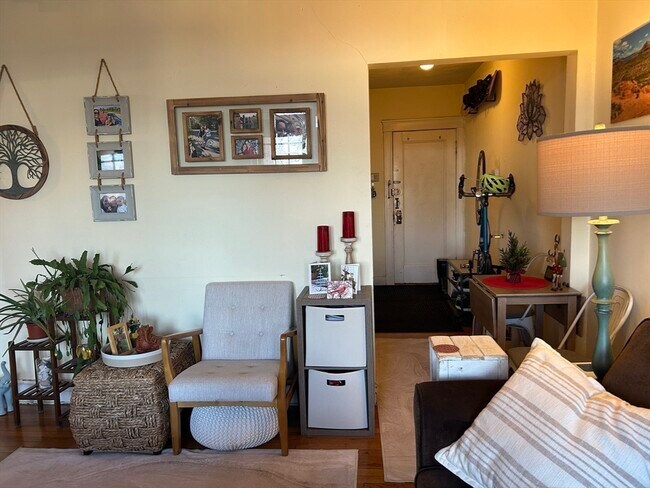 Foto del edificio - 1933 Commonwealth Ave