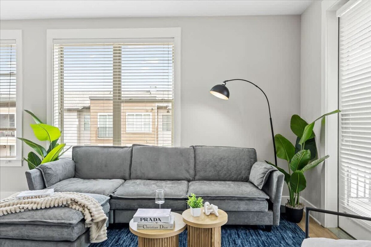 Foto principal - 7417 Waverly Walk Ave