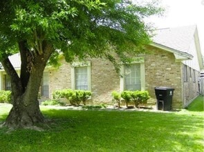 Building Photo - 9330 Tooley Dr