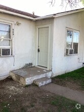 Building Photo - 522 S Ave E