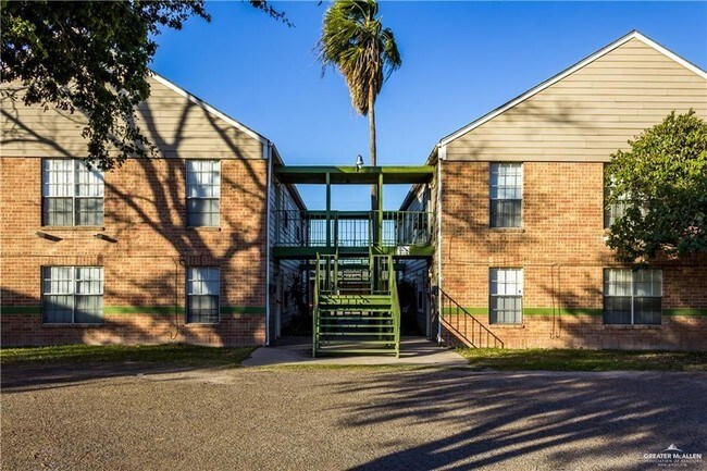 Foto del edificio - 1006 W Kelly Ave