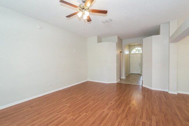 Foto del edificio - 8059 Carisbrook Ct