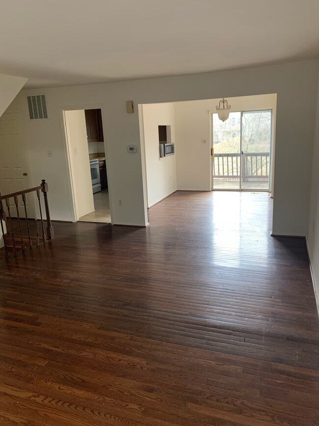 Building Photo - 10708 Castleton Way