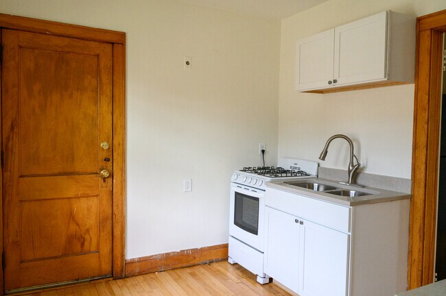 Cocina - 4225 Emerson Ave N