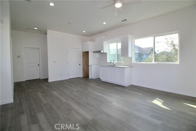 Foto del edificio - 4245 S Olive St