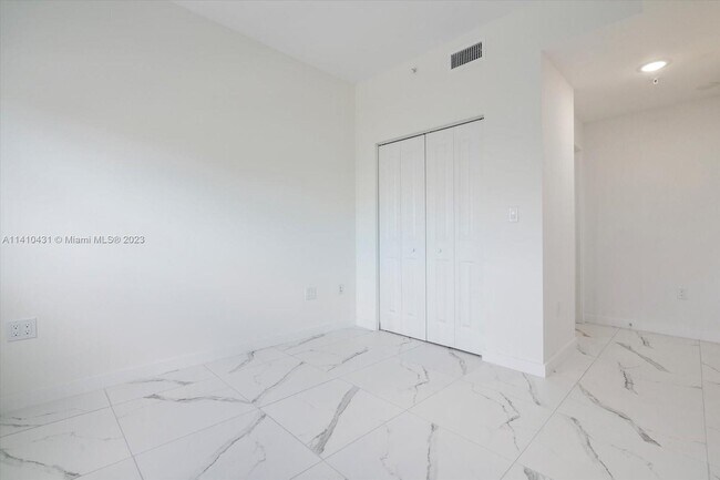 Foto del edificio - 420 SW 7th Ave