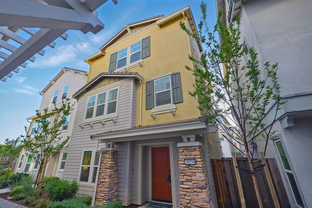 Foto principal - Modern, Bay View, 2 year old, 3 Bedroom, 3...