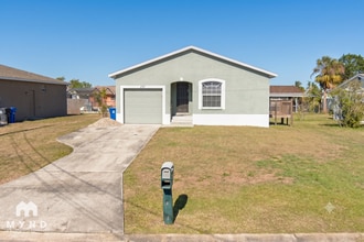 Building Photo - 477 Florida Cir N