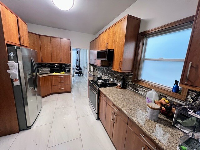 Foto del edificio - 2936 N Dawson Ave