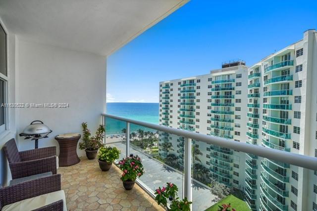 Foto principal - 3725 S Ocean Dr