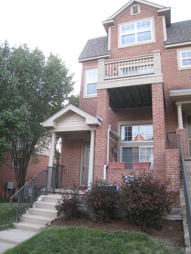 2811 Barclay Way, Ann Arbor, MI 48105 Townhome Rentals in Ann Arbor