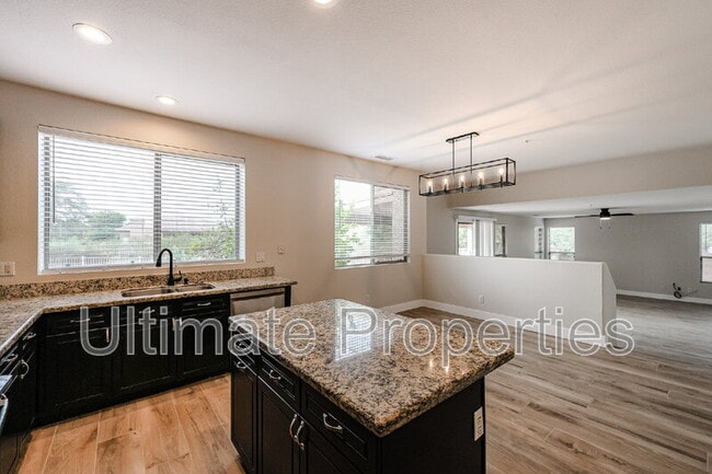 Building Photo - 6033 E Smokehouse Trail