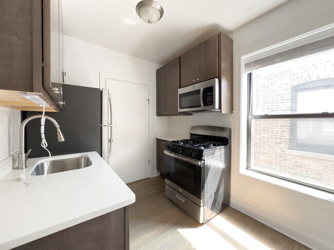 Building Photo - 2641 N Spaulding Ave