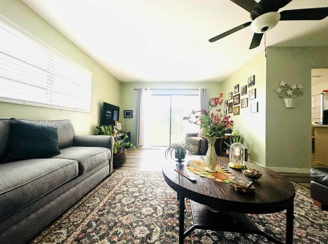 Foto principal - 2500 SW 81st Ave