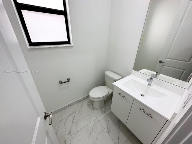 Building Photo - 4577 SW 173rd Ave
