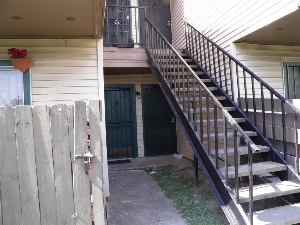 Primary Photo - 6161 Reims Rd