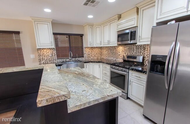 Building Photo - 4 br, 3 bath House - 9966 Otterburn Street...