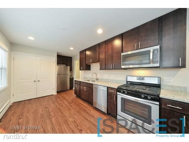Building Photo - 3734 W Wrightwood Ave