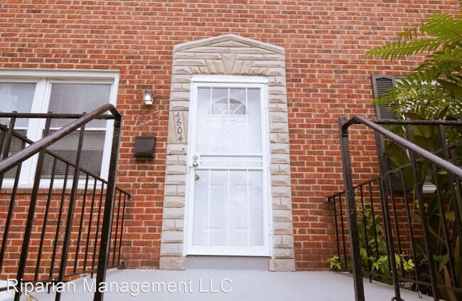 Building Photo - 3 br, 1.5 bath House - 4604 Parkside Dr