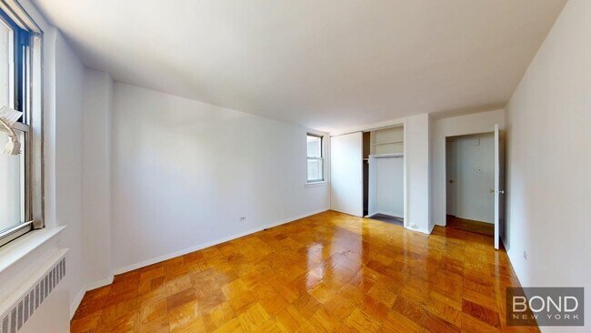 Foto del edificio - 240 E 35th St
