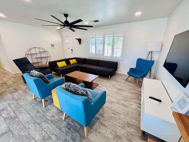 Foto del edificio - Charming 3 Bedroom House with Pool in Friendly Hills, Joshua Tree