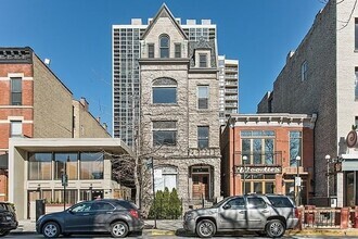 Building Photo - 1539 N Wells St