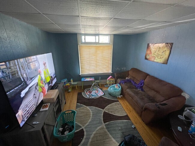 Foto del edificio - 217 N 28th Ave W