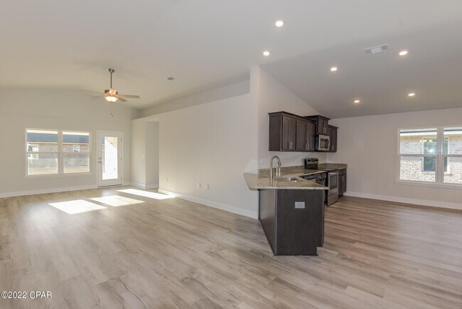 Building Photo - 3864 Redbud Lane