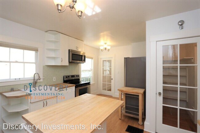 Building Photo - 3 br, 2 bath House - 812 Trestle Glen Rd.