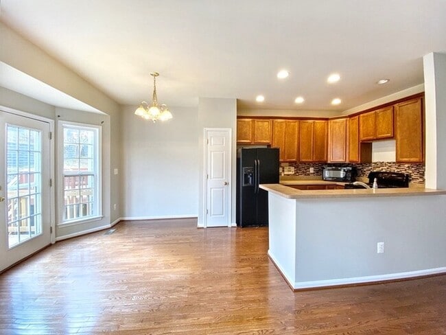Building Photo - 102 Mooring Ct