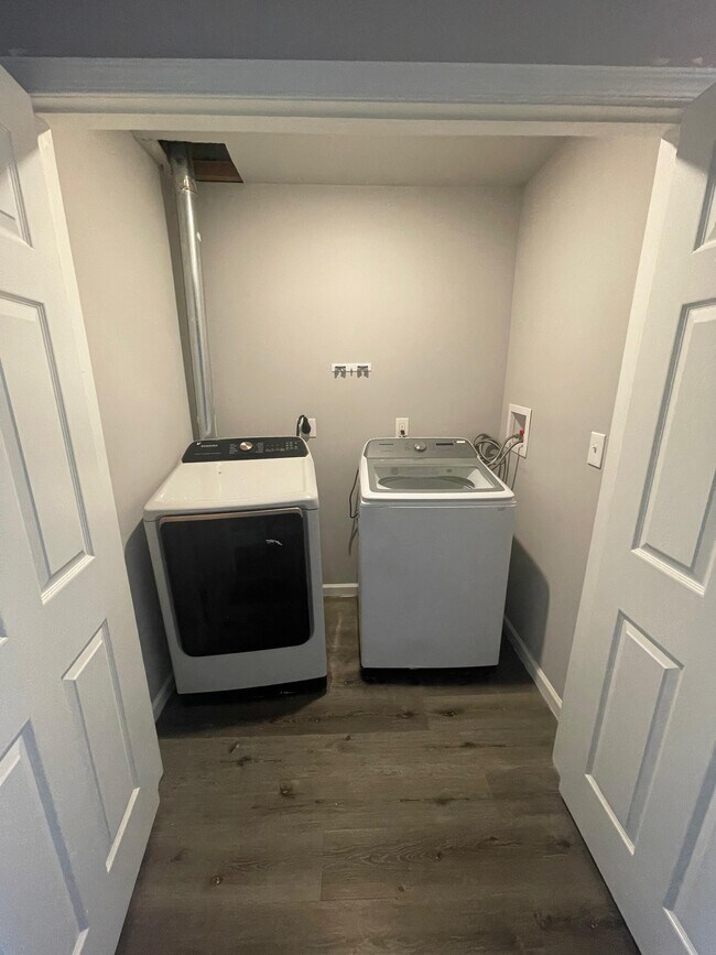 Building Photo - Madison