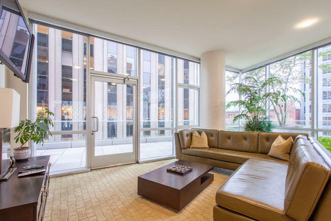 Foto del edificio - 909 5th Ave