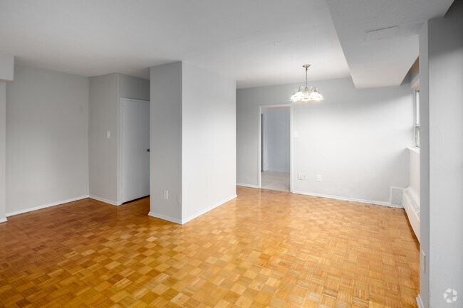 2 BR, 1 BA - 1,000 SF - Northwoods Village