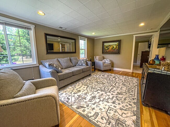 Foto del edificio - Kelsey's Cottage: Fully Furnished 2 bd/1ba...