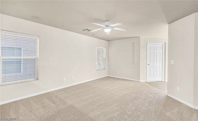 Foto del edificio - 4836 Golden Shimmer Ave
