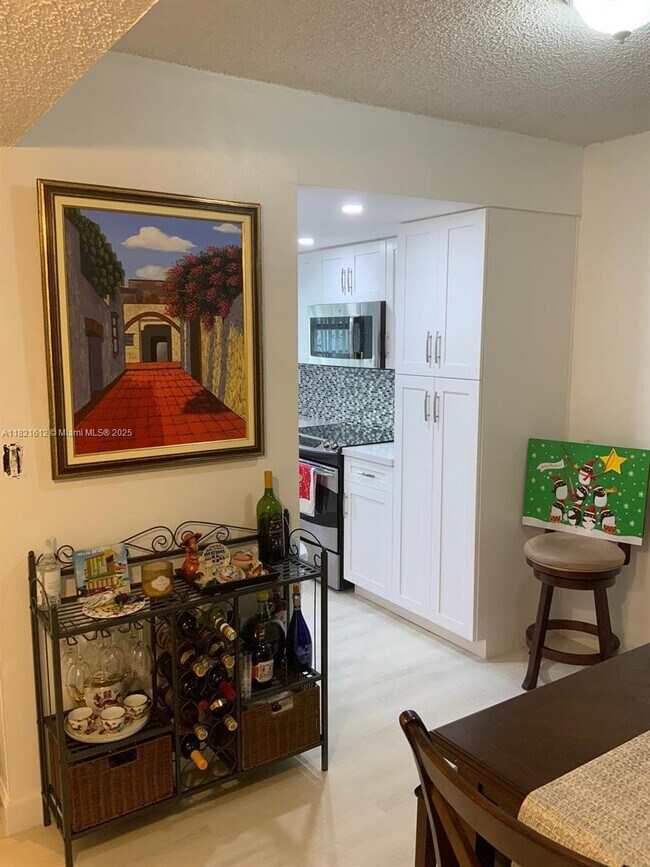 Foto del edificio - 11183 NW 7th St