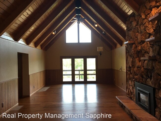 Building Photo - 3 br, 3 bath House - 4677 Hoblitt Lane