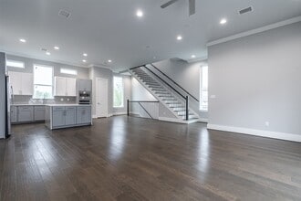 Building Photo - 1545 W 22nd St