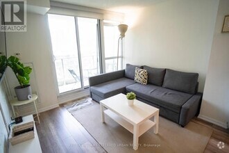 Building Photo - 209-209 Fort York Blvd