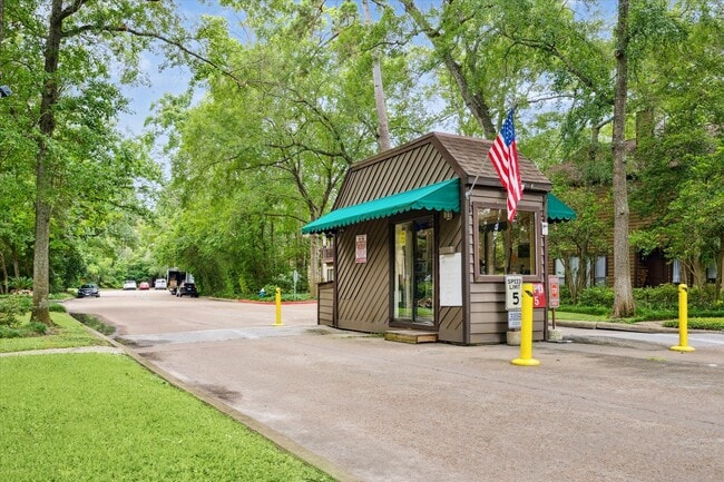 Building Photo - 11711 Memorial Dr