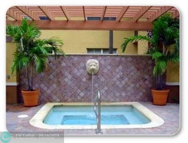 Building Photo - 1801 N Flagler Dr